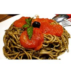 SPAGHETTI SAUCE PESTO ET TOMATES ROTIES