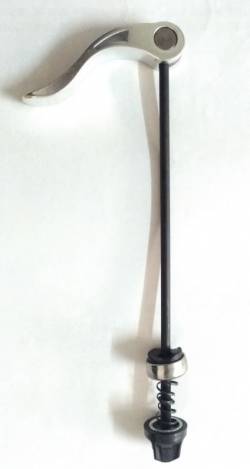 BLOCAGE RAPIDE DE ROUE ARRIERE SUNRACE 63/149MM ALLOY