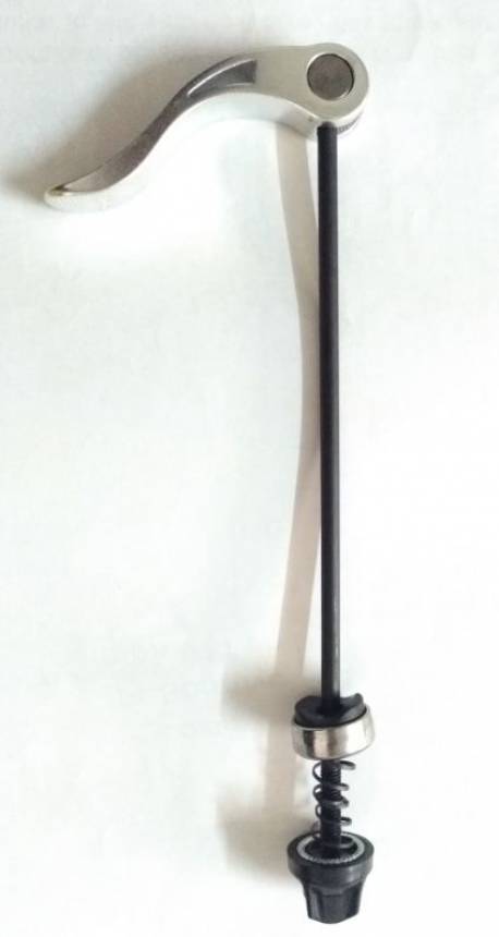 BLOCAGE RAPIDE DE ROUE ARRIERE SUNRACE 63/149MM ALLOY