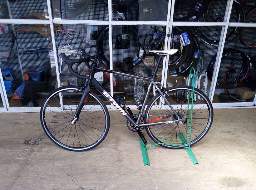 Vélo route btwin tribal 540